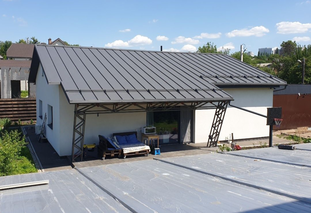 Ремонт старої покрівлі у Дніпрі, підготовка до заміни