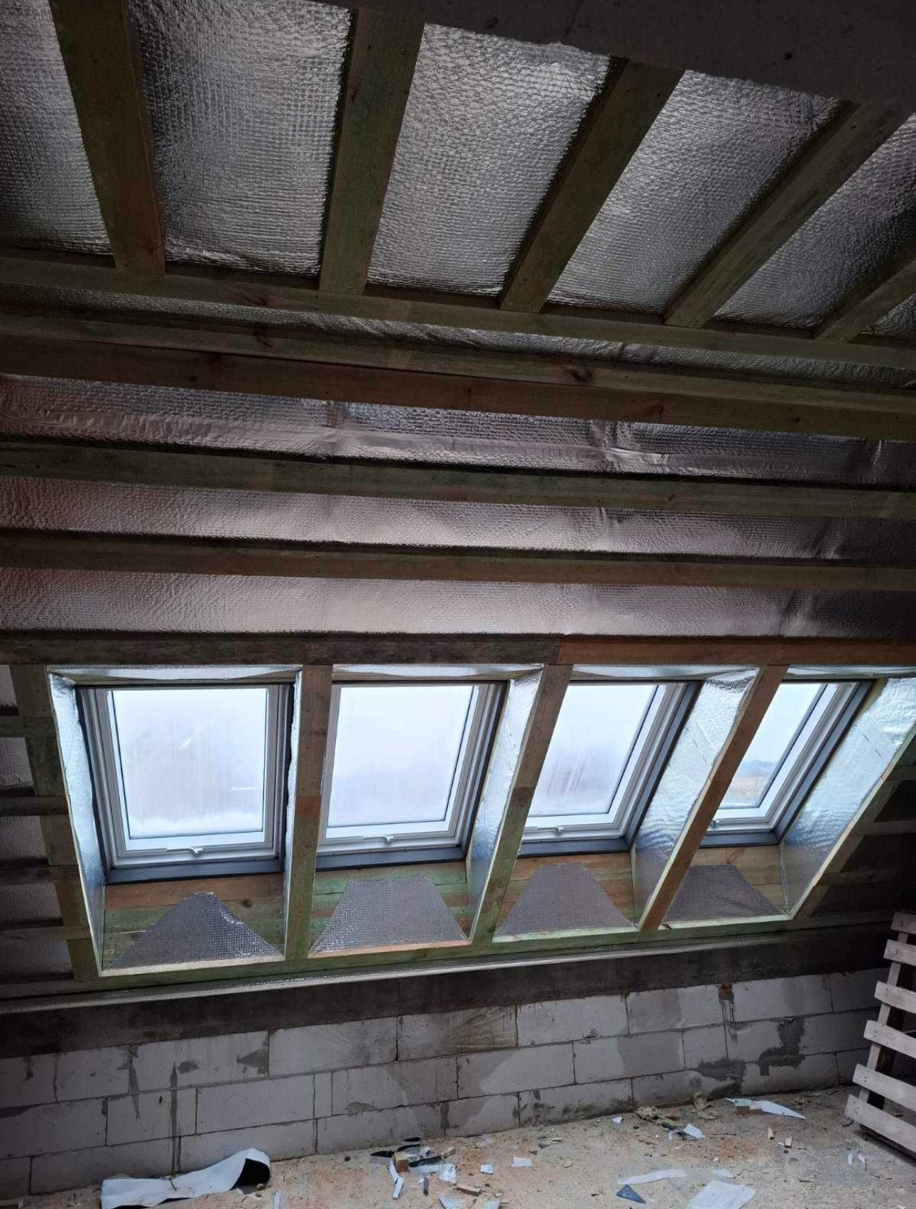 Утеплення мансардного поверху для створення затишної житлової зони